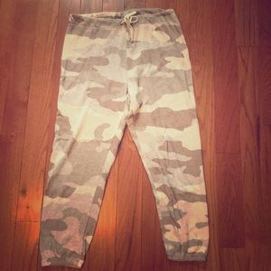 Aerie Pink Camo joggers